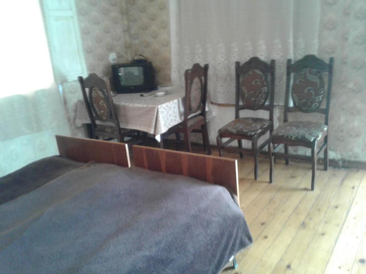 Levani'S Guesthouse Zugdidi Esterno foto