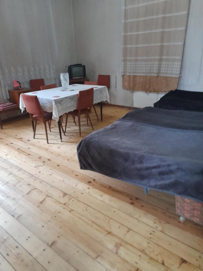 Levani'S Guesthouse Zugdidi Esterno foto
