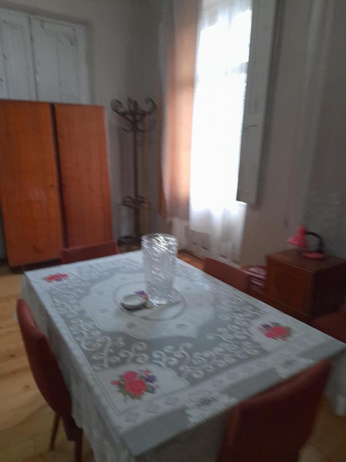 Levani'S Guesthouse Zugdidi Esterno foto