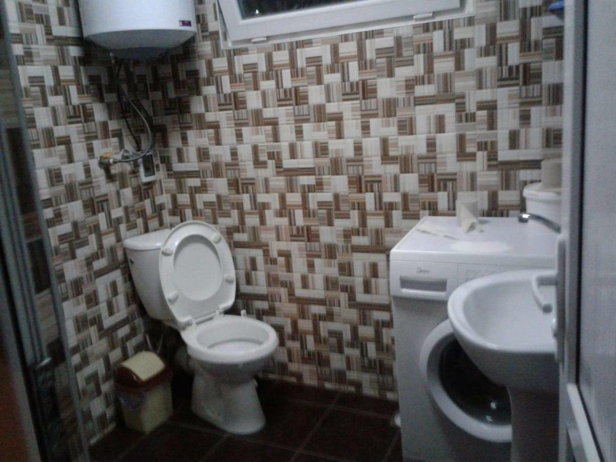 Levani'S Guesthouse Zugdidi Esterno foto